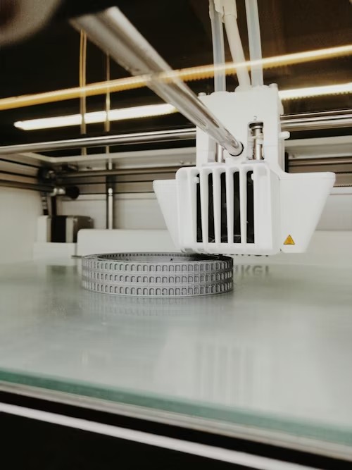Industrial 3D printer producing a lightweight precision part for aerospace work